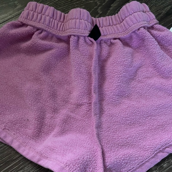 🍒PINK SWEAT SHORTS - SIZE SMALL - Picture 3 of 9